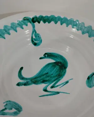Plato de cerámica pintado a mano con ave - miniatura 3