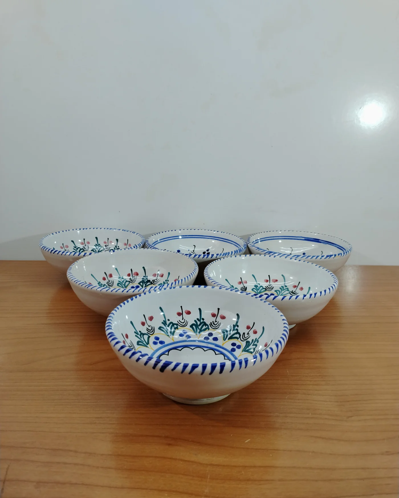 Set de platos de cerámica granadina pintados a mano - imagen 2
