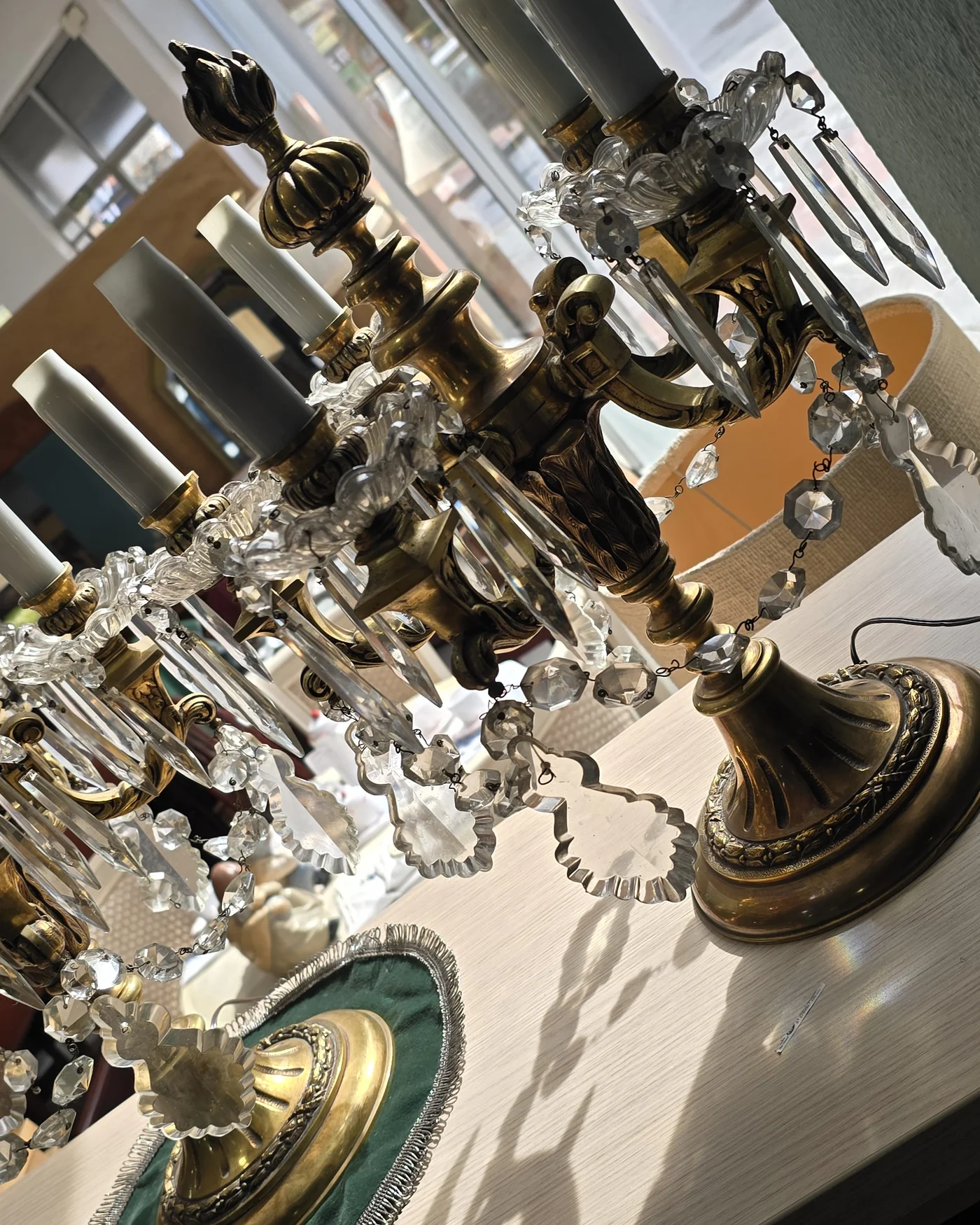 Par de lámparas de sobremesa de bronce y cristal - imagen 6