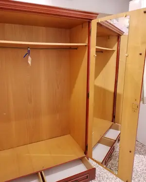 Armario de madera estilo clásico - miniatura 4