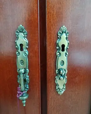 Armario de madera estilo clásico - miniatura 6