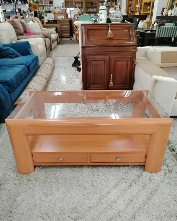 Mesa de centro de madera y cristal con cajones