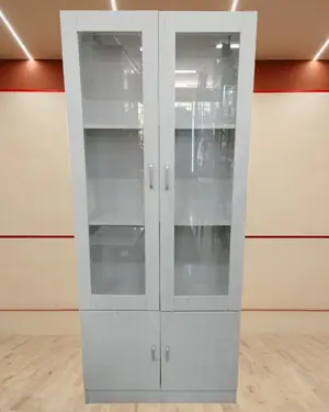 Vitrina de salón blanca con puertas de cristal - miniatura 1