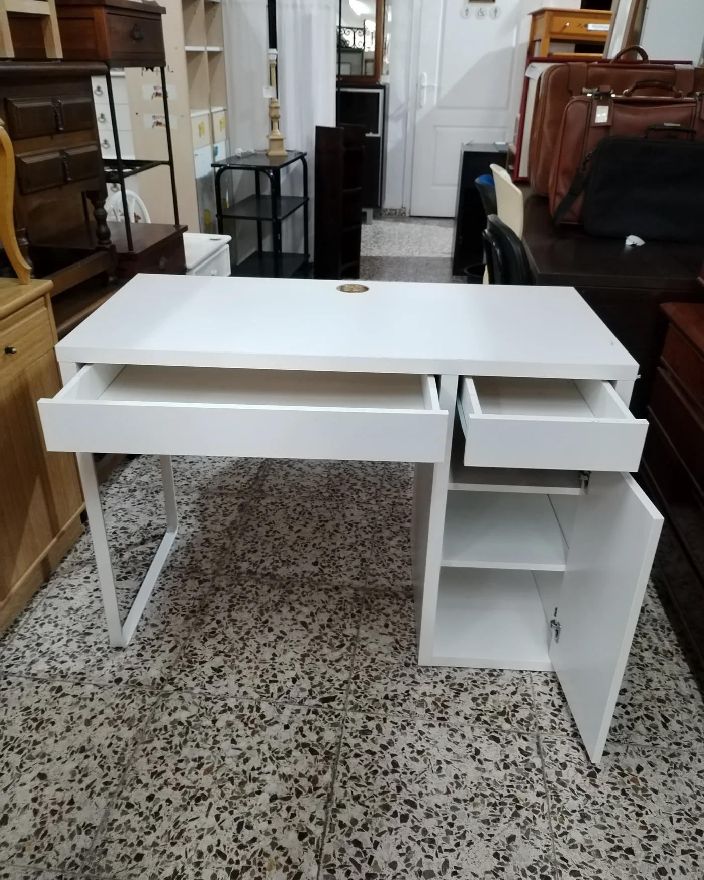 EScritorio MICKE de IKEA BLANCO - imagen 3