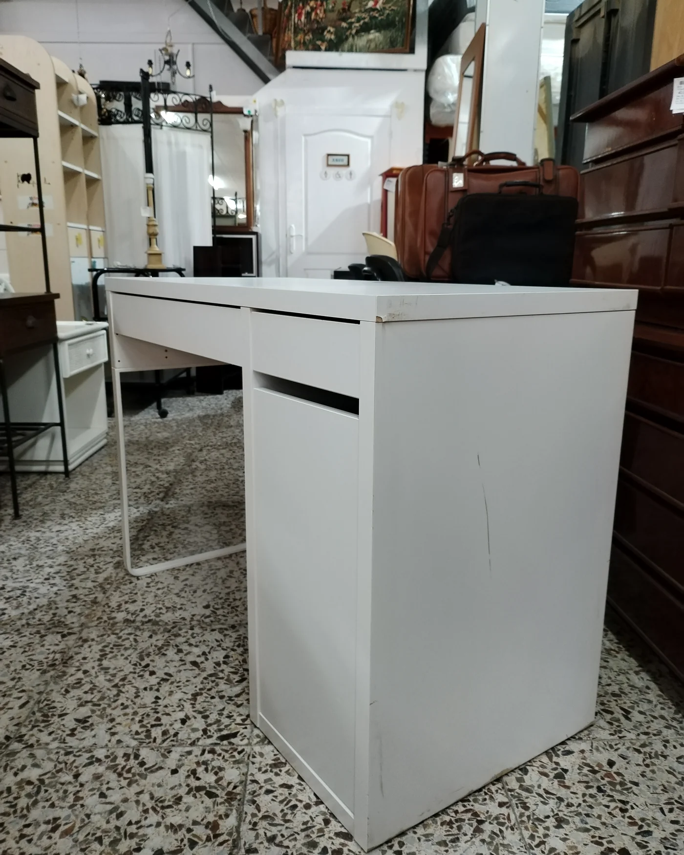 EScritorio MICKE de IKEA BLANCO - imagen 4