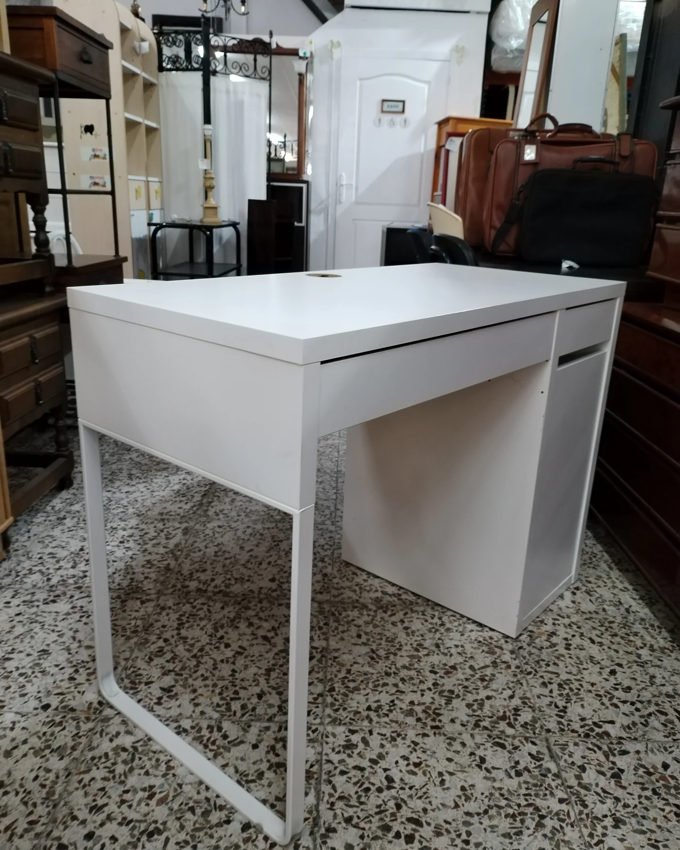 EScritorio MICKE de IKEA BLANCO - imagen 5