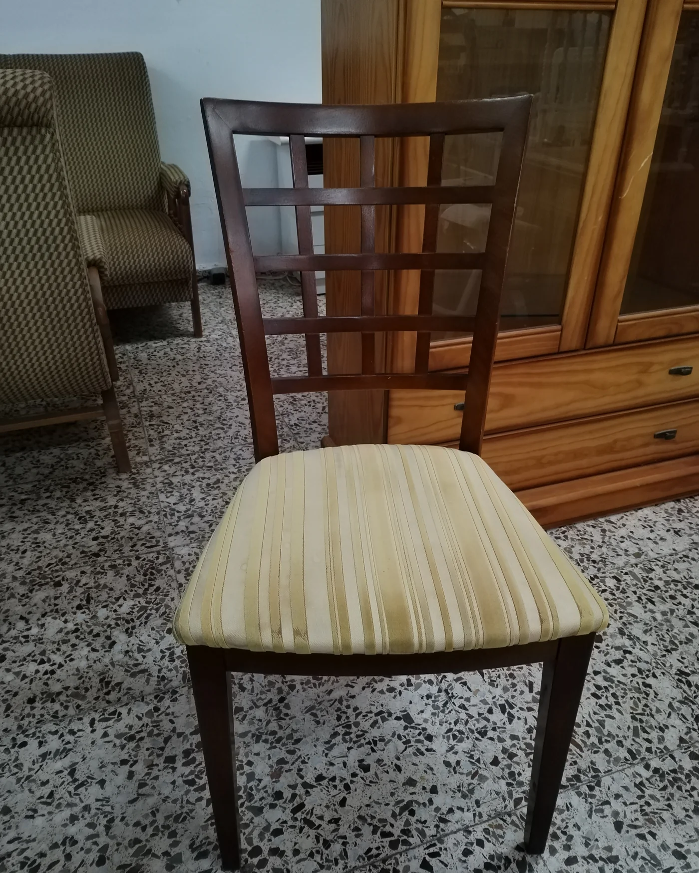 Conjunto de mesa redonda extensible y 4 sillas de madera - imagen 4