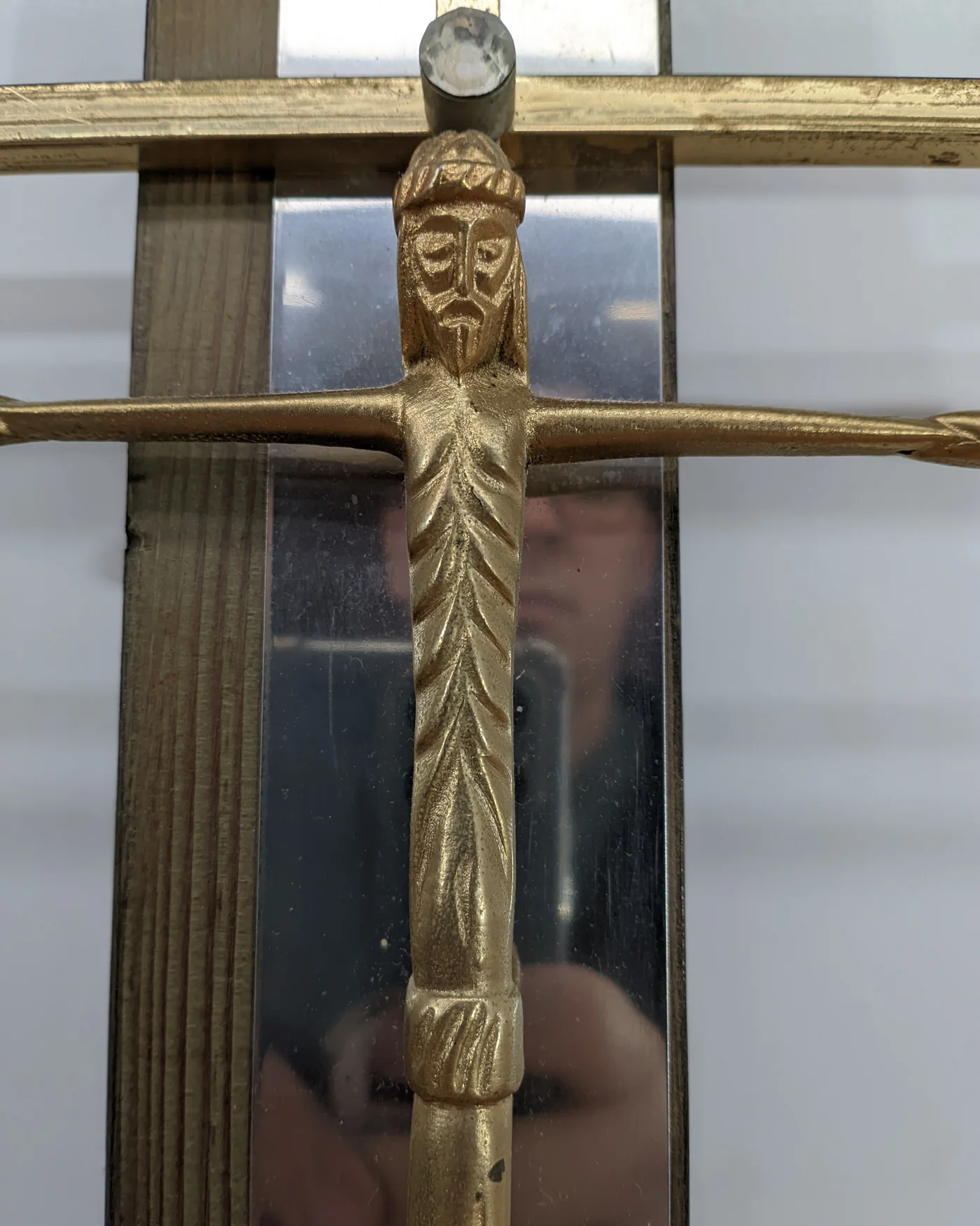 Cristo de madera y bronce - imagen 3