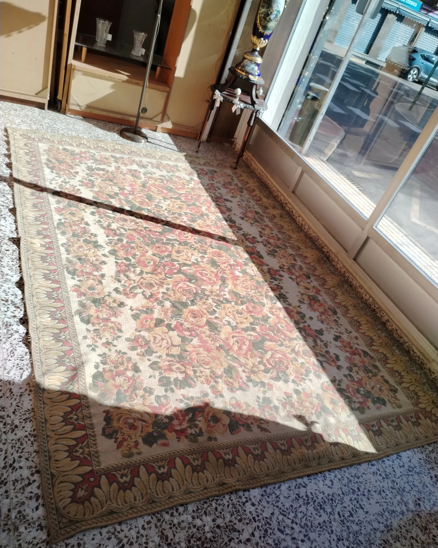Alfombra con motivos florales - imagen 2