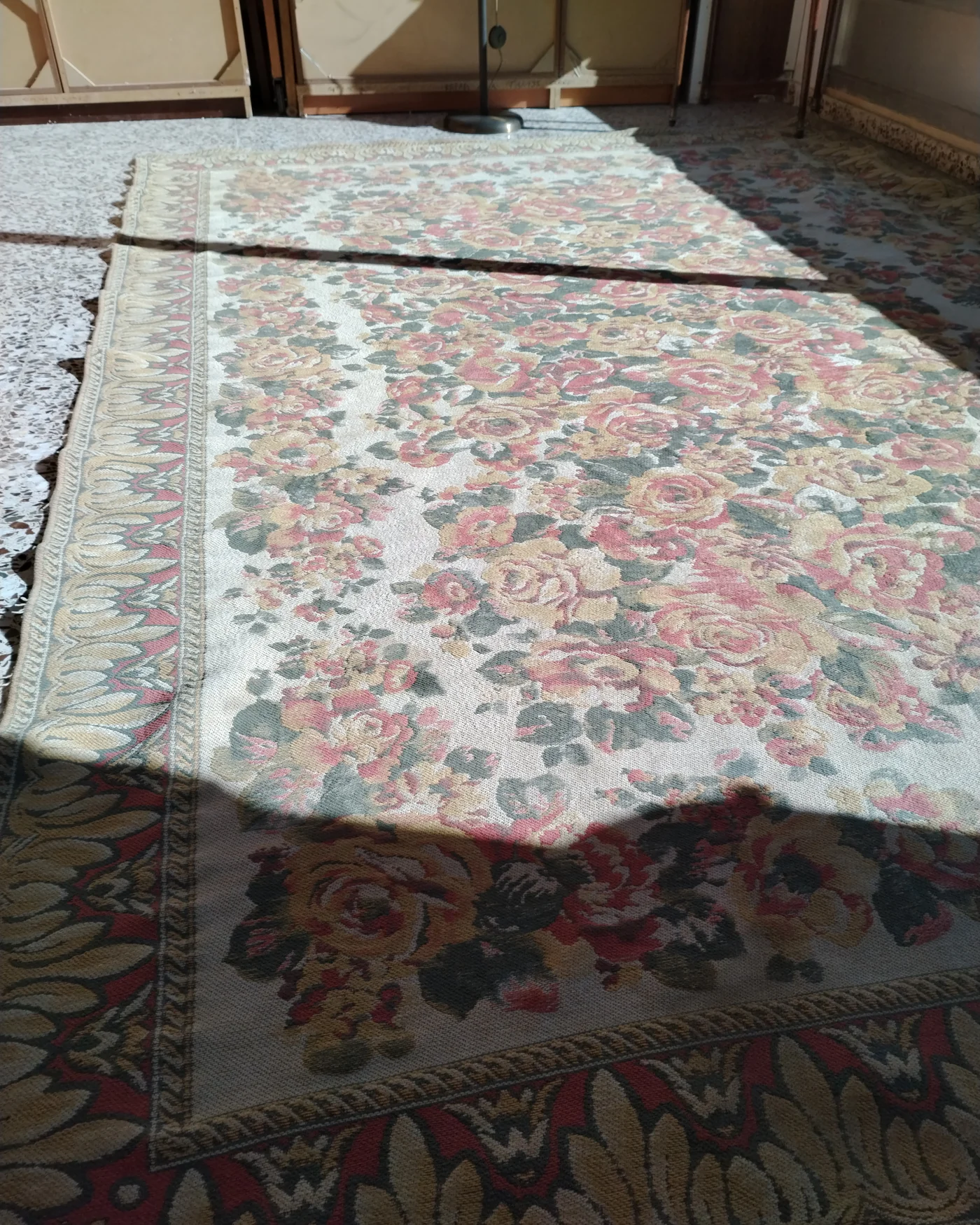 Alfombra con motivos florales - imagen 5