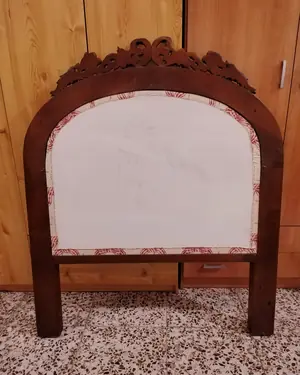 Cabecero vintage de madera con tallado y tapizado - miniatura 6