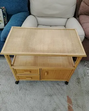 Mueble de tv de mimbre con ruedas - miniatura 4