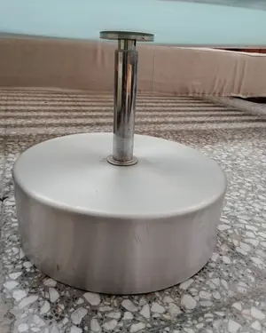 Mesa de Centro Circular de Cristal y Metal - miniatura 3