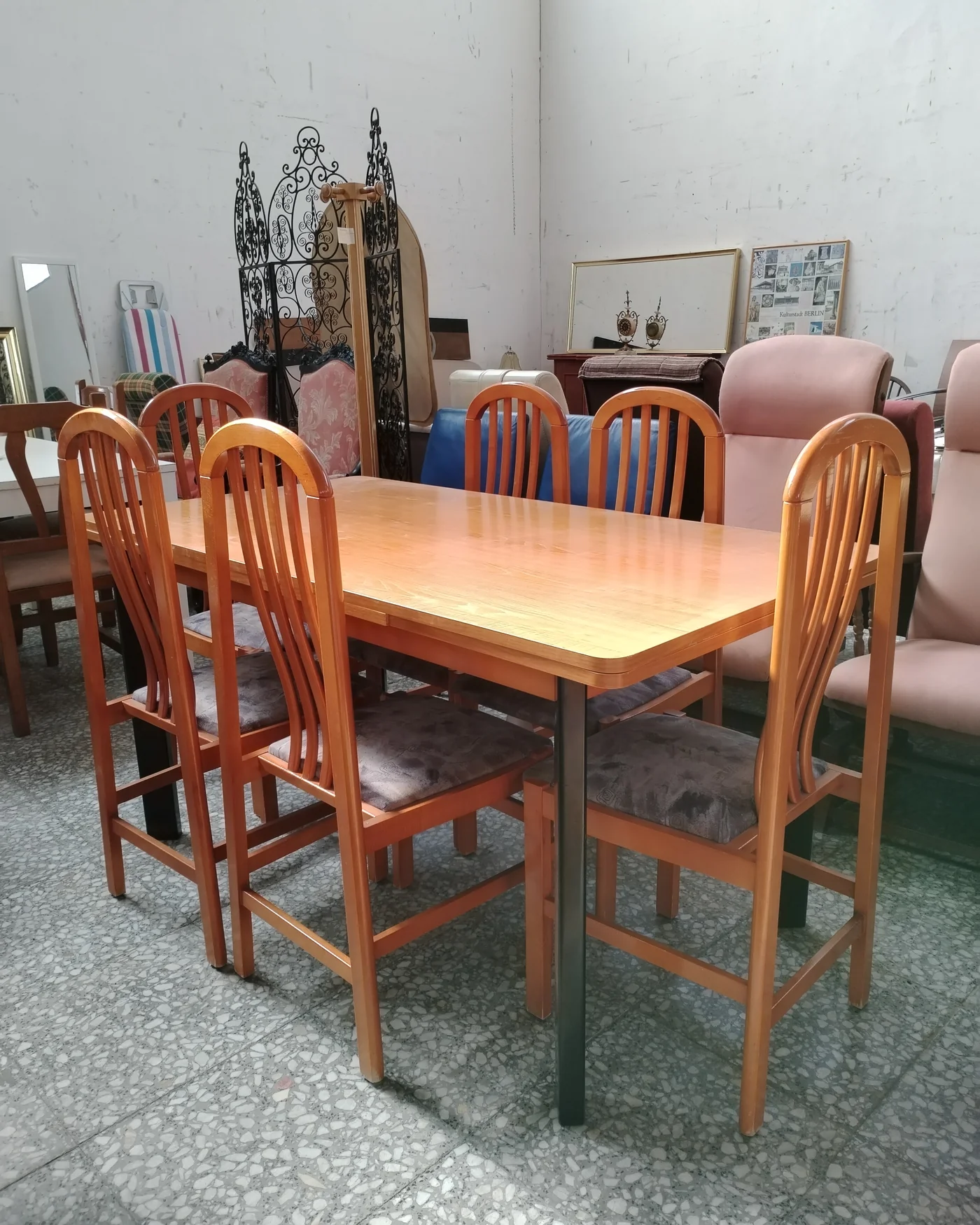 Mesa Extensible con 6 Sillas - imagen 1