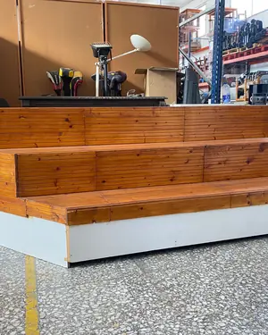 Exhibidor en escalera de 3 niveles - miniatura 1
