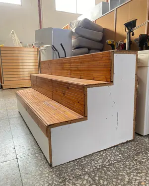 Exhibidor en escalera de 3 niveles - miniatura 4