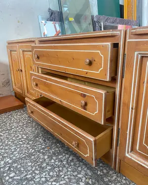 Mueble de 3 módulos de pino con detalles en blanco - miniatura 7