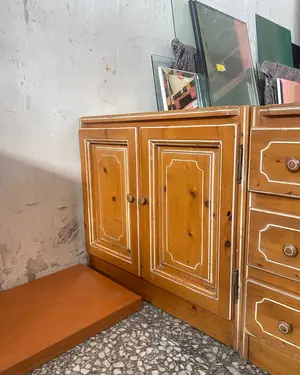 Mueble de 3 módulos de pino con detalles en blanco - miniatura 3