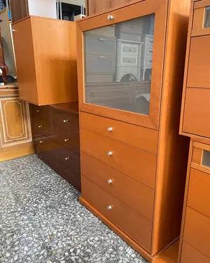 Mueble de comedor de madera con cristal y cajones - miniatura 3