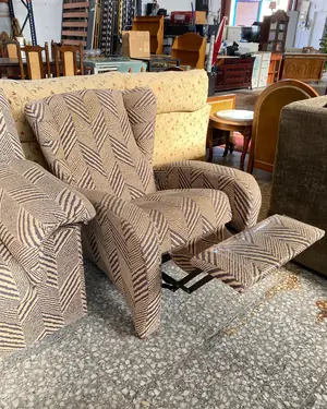 Conjunto de Sofá y Dos Sillones Tapizados - miniatura 5