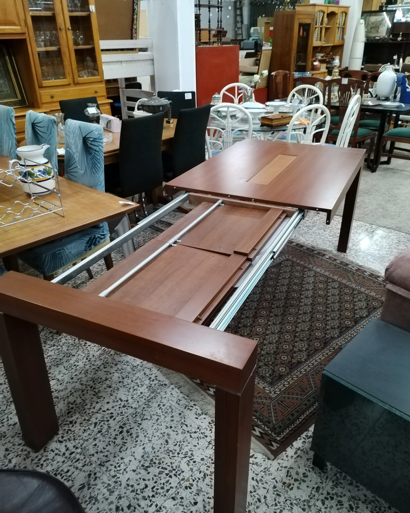 Mesa de comedor extensible de madera de nogal - imagen 6