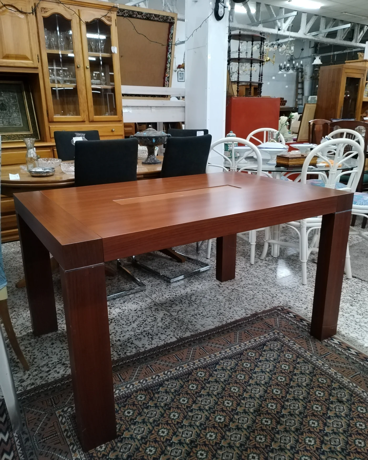 Mesa de comedor extensible de madera de nogal - imagen 2