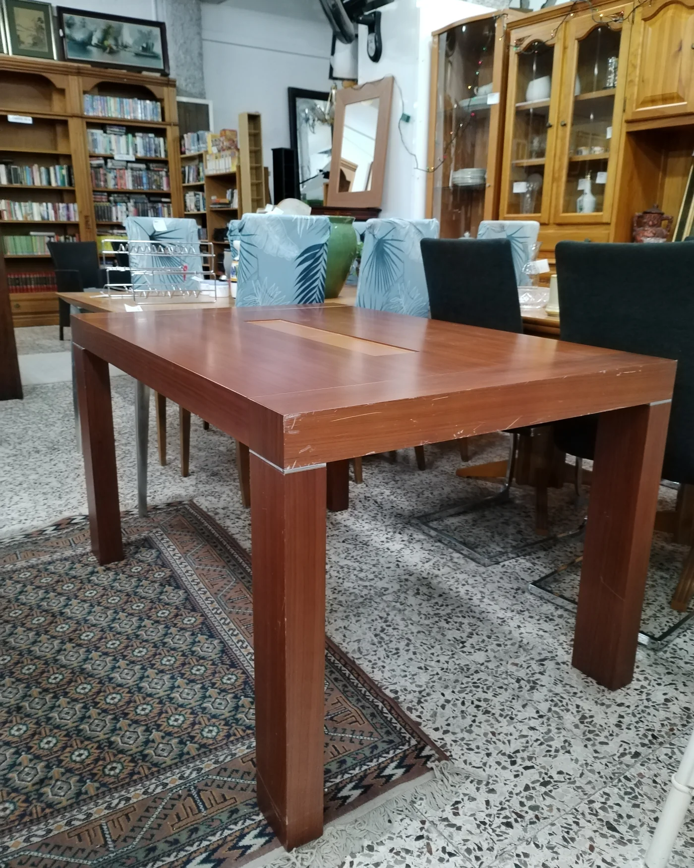 Mesa de comedor extensible de madera de nogal - imagen 3