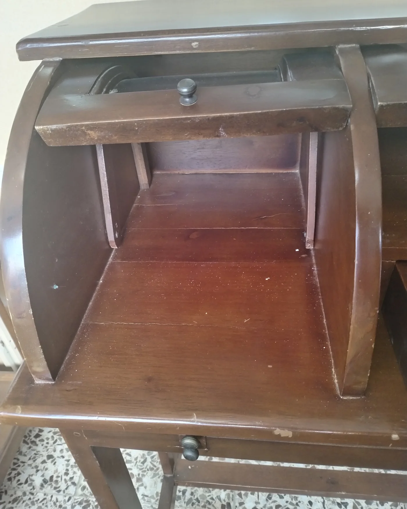 Buro antiguo de madera con tapa enrollable - imagen 5