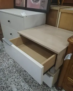 Pareja de mesitas modernas - miniatura 2