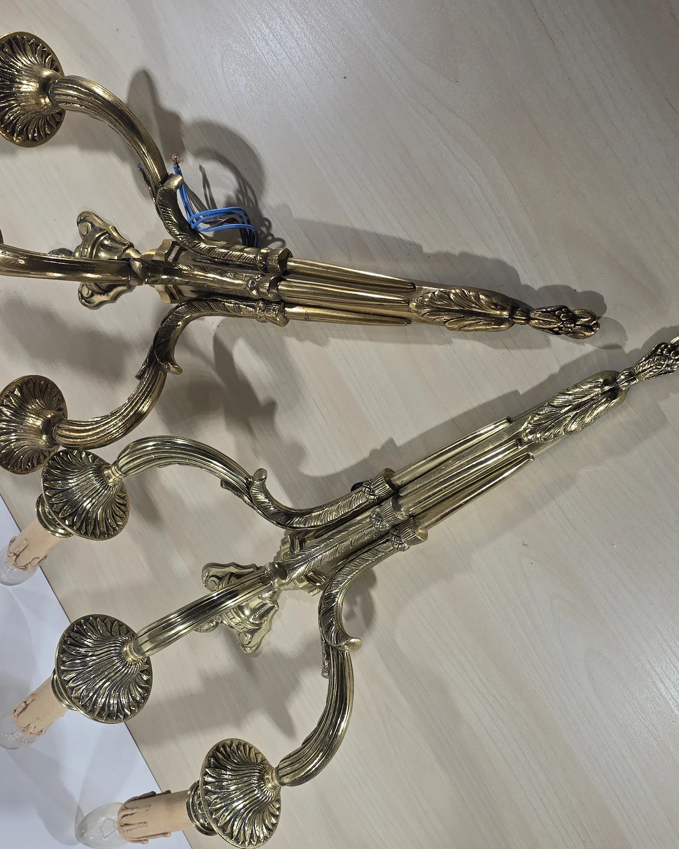 pareja de candelabros bronce - imagen 1
