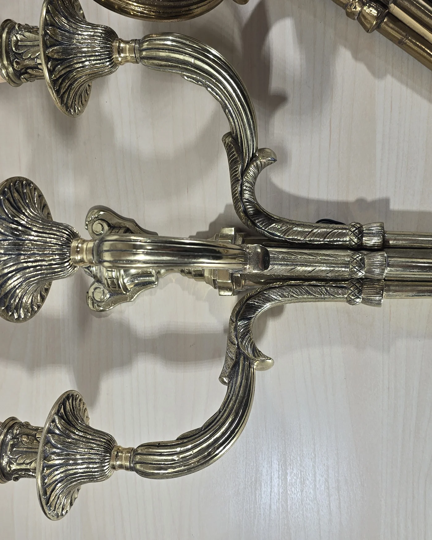 pareja de candelabros bronce - imagen 2