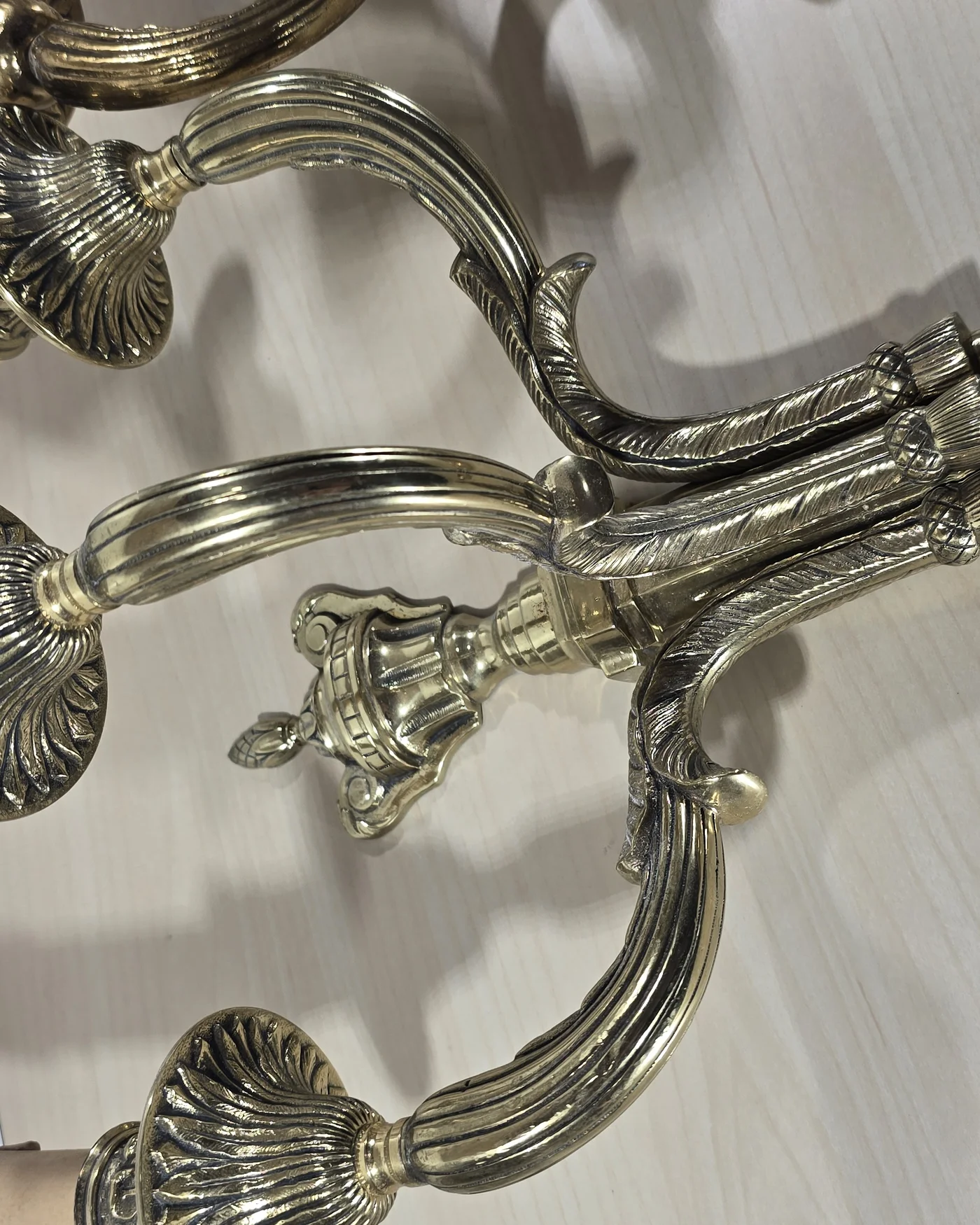 pareja de candelabros bronce - imagen 3