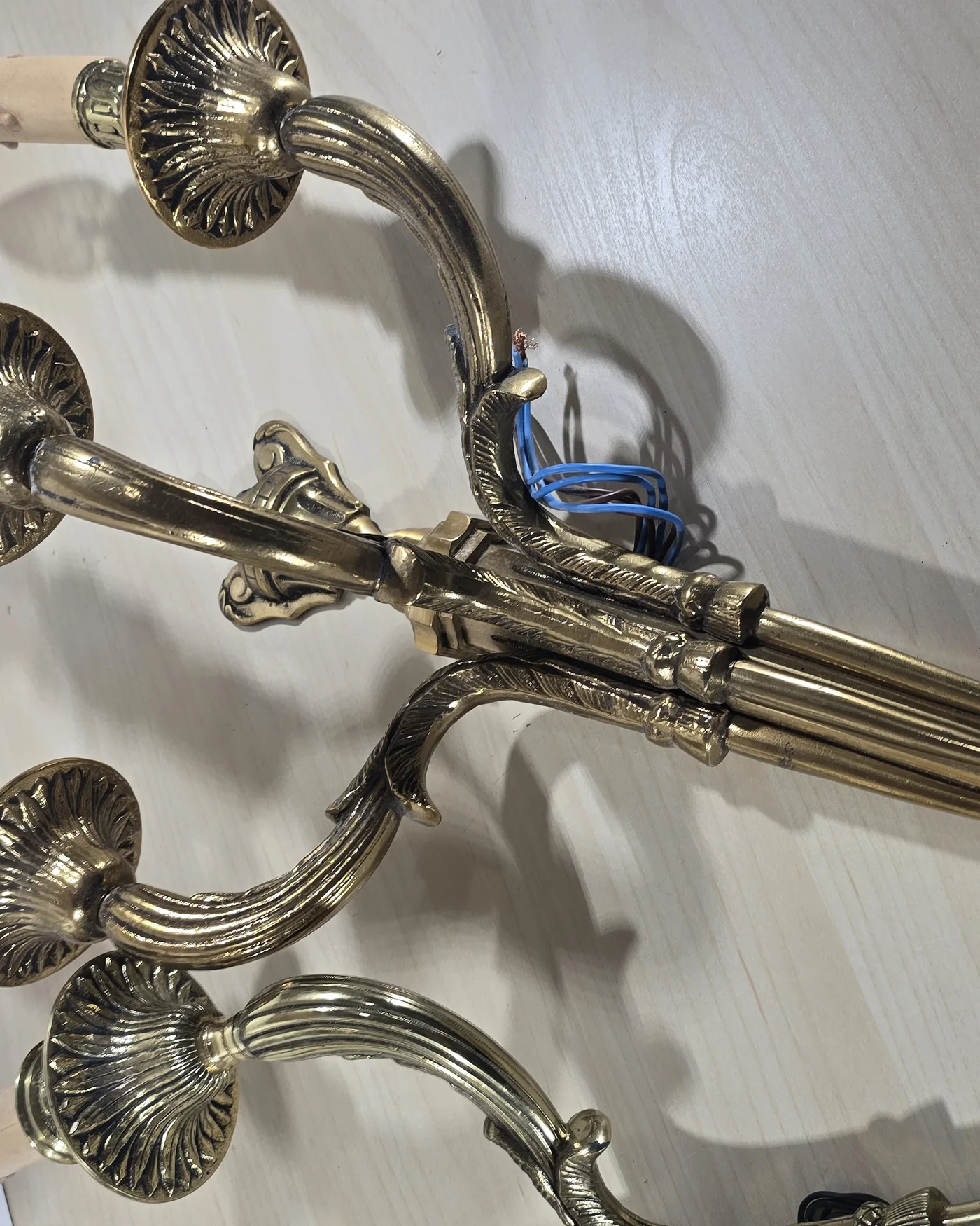 pareja de candelabros bronce - imagen 4