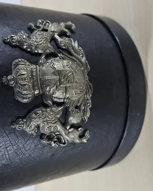 Cubitera vintage antigua con escudo - miniatura 2