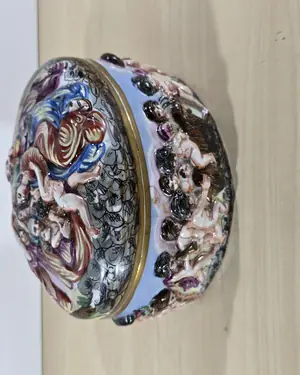 Caja de Porcelana Capodimonte S.XIX - miniatura 1