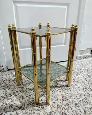 Mesa Auxiliar de Estilo Hollywood Regency - miniatura 2