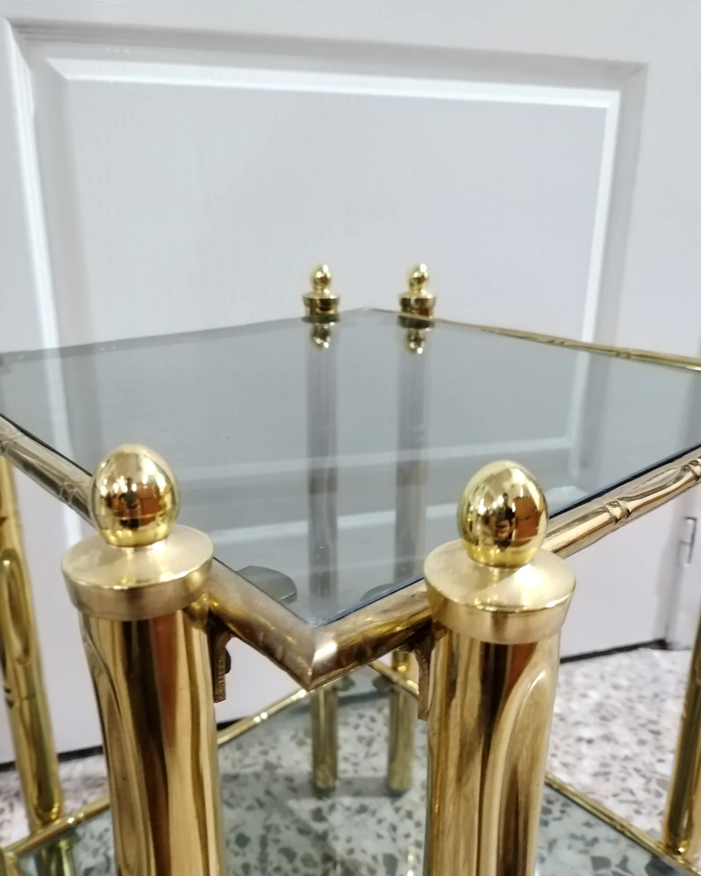 Mesa Auxiliar de Estilo Hollywood Regency - imagen 4