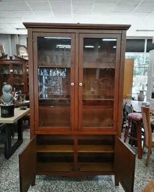 MUEBLE VITRINA CLÁSICO DE MADERA - miniatura 3