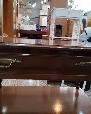 Mueble auxiliar estilo clásico con cajón y alacena - miniatura 2