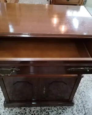 Mueble auxiliar estilo clásico con cajón y alacena - miniatura 4