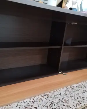 Pareja de muebles flotantes de madera con acabado moderno - miniatura 3