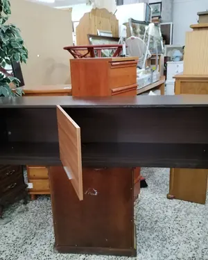 Pareja de muebles flotantes de madera con acabado moderno - miniatura 5