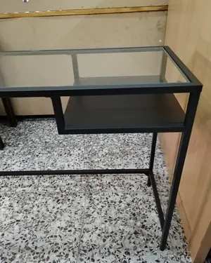 Escritorio Vittsjo de Ikea con cristal y estructura metálica - miniatura 4
