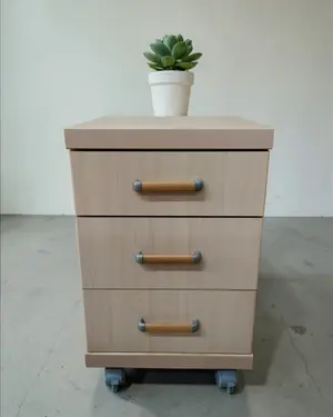 Cajonera de oficina con ruedas y tiradores mixtos - miniatura 1