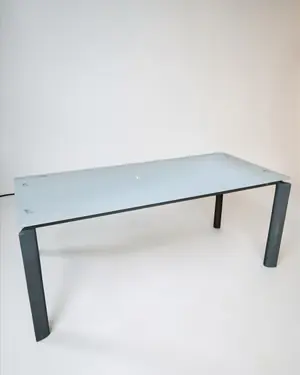 Escritorio de oficina con cristal y estructura metálica - miniatura 1