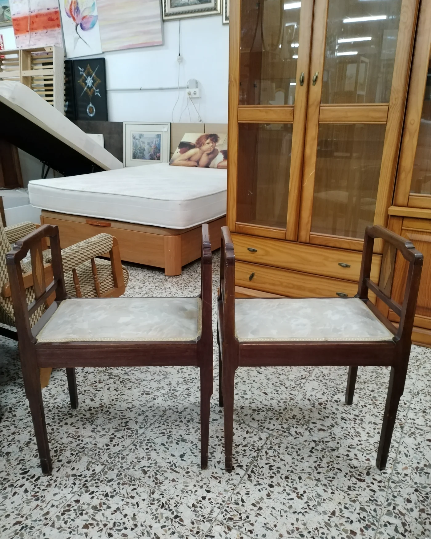 Par de taburetes estilo victoriano - imagen 2