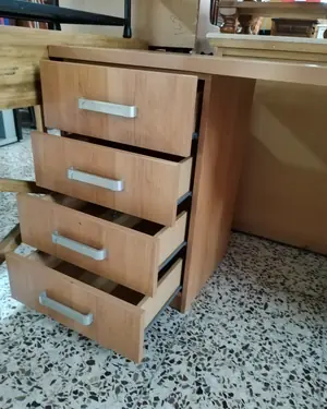 Escritorio Grande con Cajones - miniatura 5