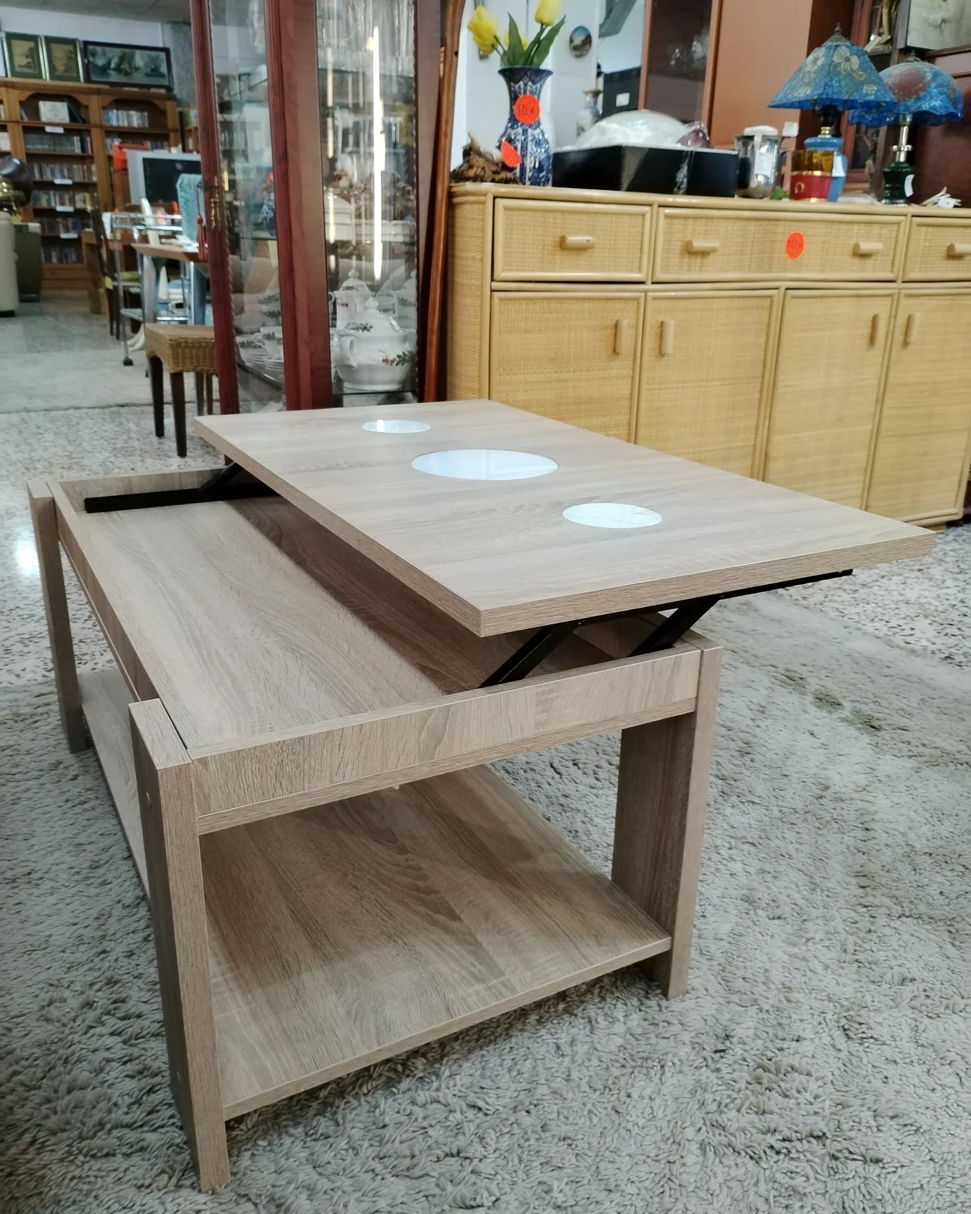 Mesa de centro elevable con detalles en espejo - imagen 6