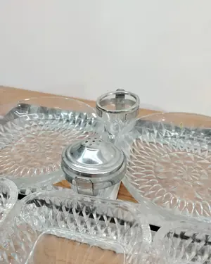 Set de bandejas de mesa con cristales tallados y base metálica - miniatura 4
