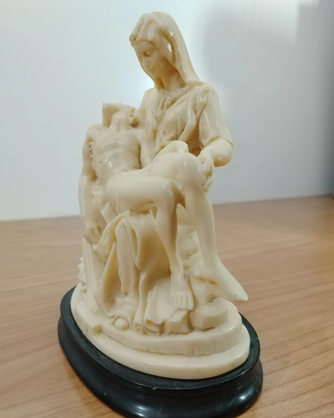 Figura de resina Pietá de Santini - imagen 5